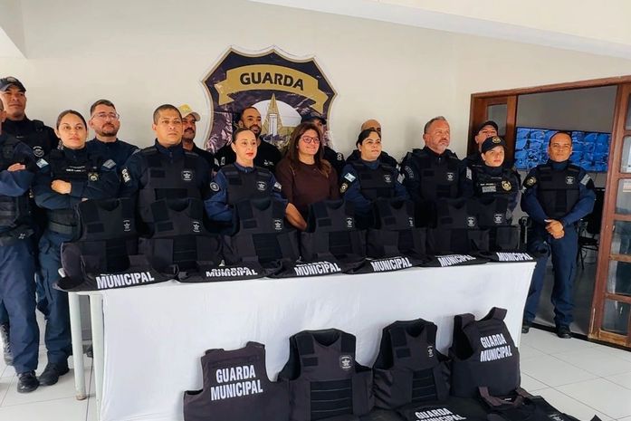Guarda Municipal de Delmiro Gouveia recebe 25 novos coletes balísticos para reforço da segurança