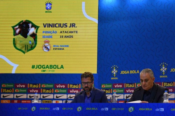 Tite, técnico da Seleção, anuncia a convocação da Seleção.