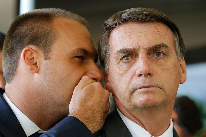 Os Bolsonaro entre o público e o privado