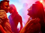 Lei que define preço igual para homem e mulher em balada começa a valer em agosto