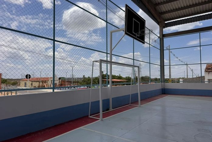 Prefeitura de Delmiro Gouveia inaugura quadra poliesportiva em Craibas de Lino nesta quinta-feira (29)
