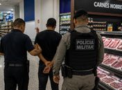 

Homem é preso tentando furtar cortes de carne nobre em supermercado na Ponta Verde
