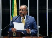 Senador deixa Conselho de Ética após dinheiro na cueca