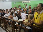  Marcada por protestos, Legislativo de Arapiraca aprova leilão de terrenos públicos