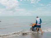 Banho de mar com cadeiras anfíbias é uma das atividades previstas durante a ação

