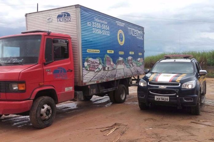 Caminhão foi recuperado