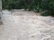 Rio Camaragibe transbordou