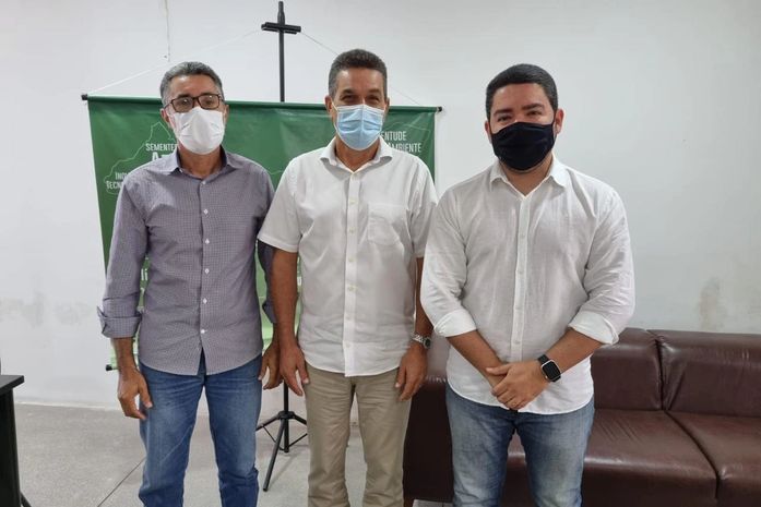 Prefeito de Branquinha se reúne com presidente da Emater para discutir plano de fortalecimento da agricultura familiar no município