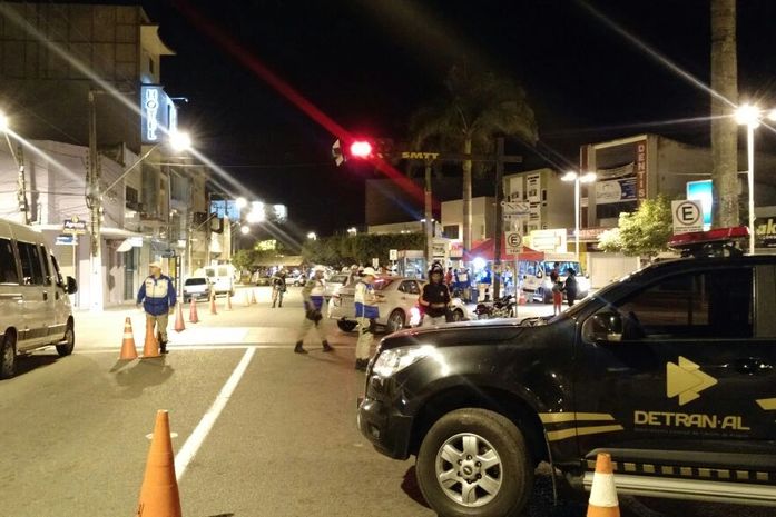 Em dois dias, 44 carros são recolhidos e sete pessoas presas na “Lei Seca” em Arapiraca