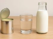 Leite condensado diluído vira leite? Vídeos virais levantam debate sobre valor nutricional