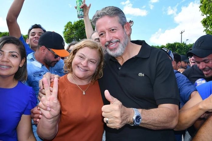 Retroescavadeiras e tratores: Arthur Lira lidera entrega de maquinário em 2025 fortalecendo prefeituras e trabalhadores rurais de Alagoas