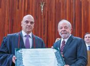 Lula é diplomado pelo TSE, chora e diz que o povo reconquistou a democracia
