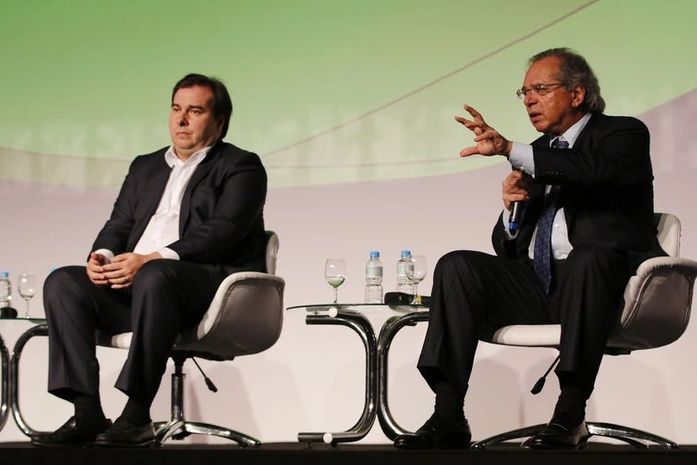 O presidente da Câmara, Rodrigo Maia e o ministro da Economia, Paulo Guedes, participam do Encontro Nacional da Indústria da Construção.