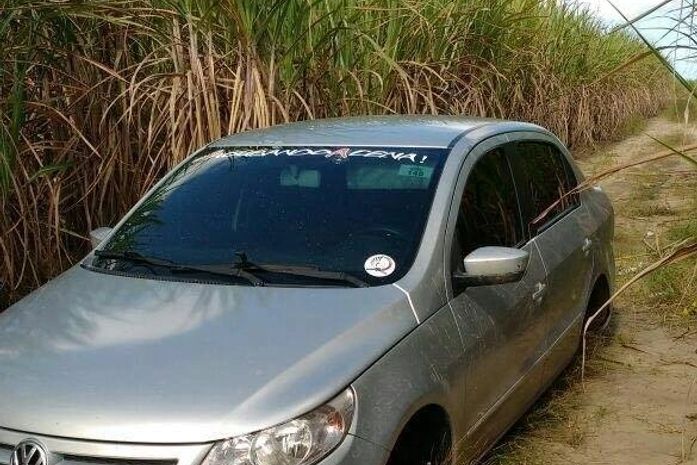 Homem sofre sequestro relâmpago e é levado junto com veículo para canavial