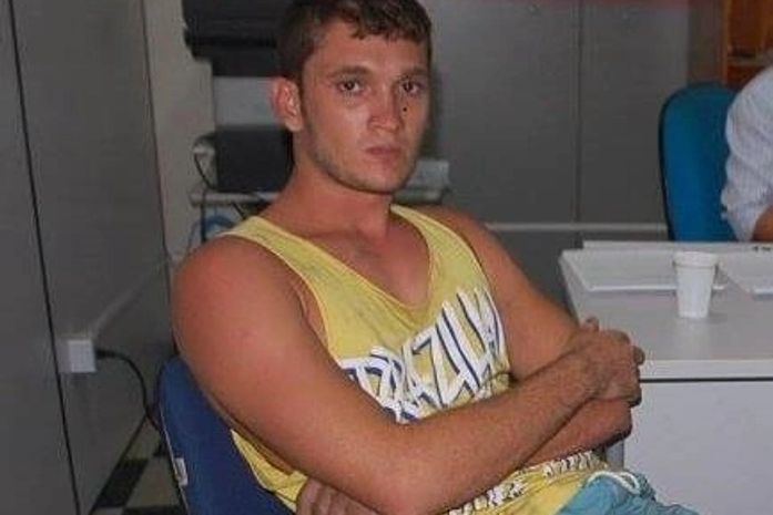 Jovem acusado de aplicar golpes é levado à delegacia para prestar esclarecimentos