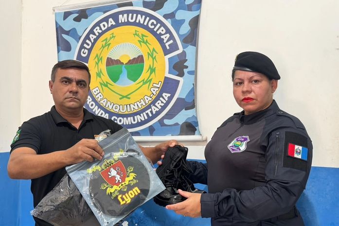 Prefeitura de Branquinha reforça estrutura da Guarda Municipal com entrega de novos fardamentos