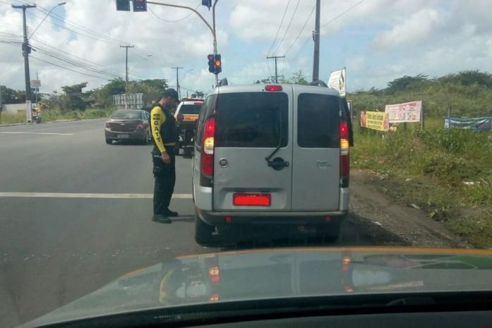 Fiscalização da SMTT coíbe transporte clandestino em Maceió