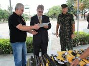 O corregedor-geral da Justiça, Klever Rêgo Loureiro fez a entrega simbólica das armas.