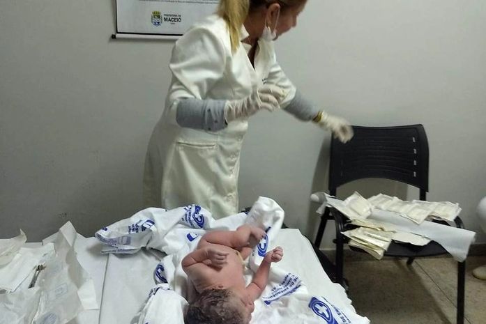 Bebê nasce durante exame pré-natal