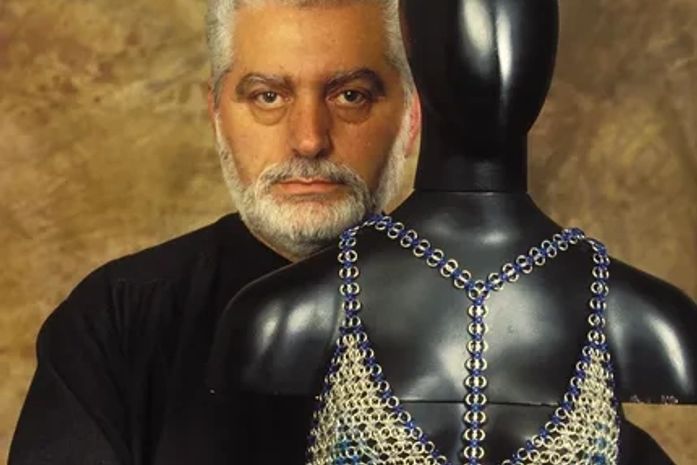 Luto no mundo da moda: Paco Rabanne morre aos 88 anos