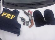 Pai e filho são presos com armas dentro de carros na BR-316, em AL