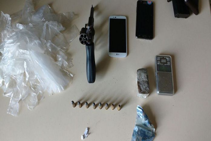 PM deflagra Operação Páscoa e apreende arma e drogas em Penedo