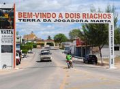  Bandidos explodem agência bancária e invadem Correios em  Dois Riachos