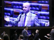 Maioria dos deputados participou da sessão via internet