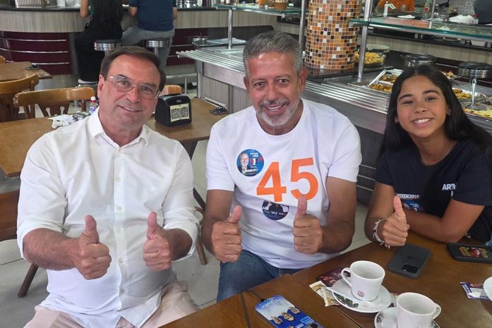 Após votar em Maceió, Arthur Lira segue para Arapiraca e recebe elogios de Luciano Barbosa