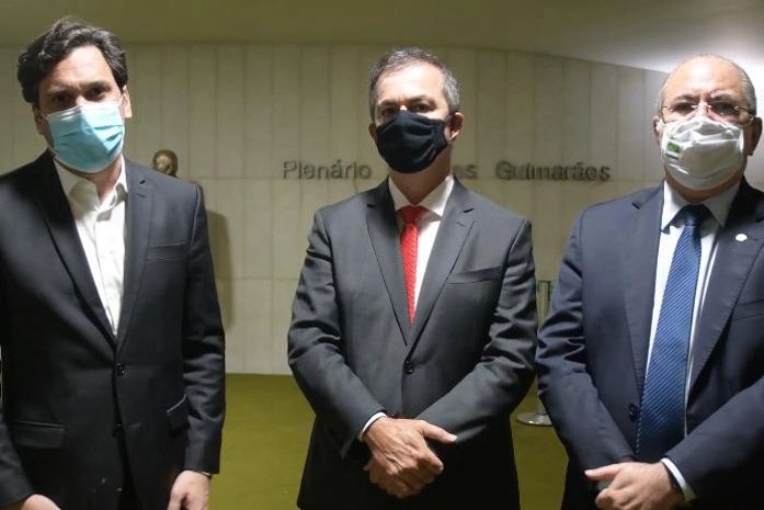 Em Brasília, Medeiros debate com deputados sobre o fechamento de agências do Banco do Brasil