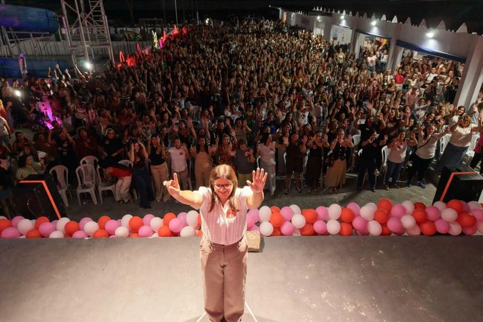 Prefeita Ziane Costa reúne centenas de mulheres em grande encontro político e social em Delmiro Gouveia