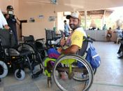 Pessoas com deficiência são beneficiadas com cadeiras de rodas motorizadas em Arapiraca