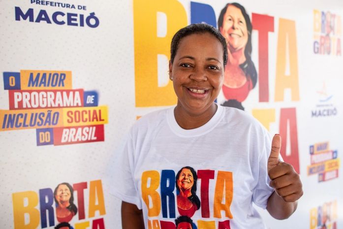 Kellly Roberta, moradora da Grota do Pau D’arco I foi uma das beneficiadas