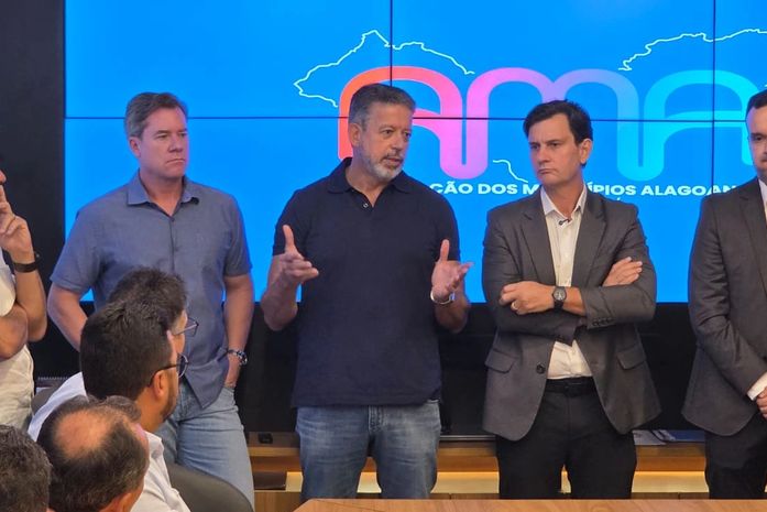 “Meu mandato sempre estará à disposição dos municípios”, diz Arthur Lira em reunião da AMA