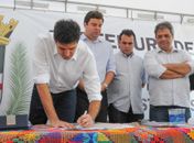 Prefeito assina ordem de serviço