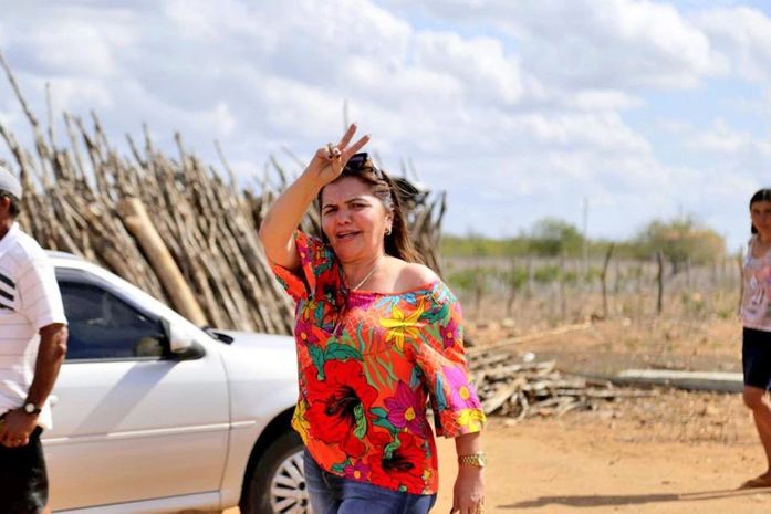 Jornalista afirma que Ângela Garrote lidera pesquisa na disputa pela Prefeitura de Palmeira em 2020