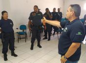 Guardas recebem treinamento para uso de novos espargidores