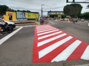 Prefeitura de Arapiraca constrói transversais para pedestre na Rua Maurício Pereira 