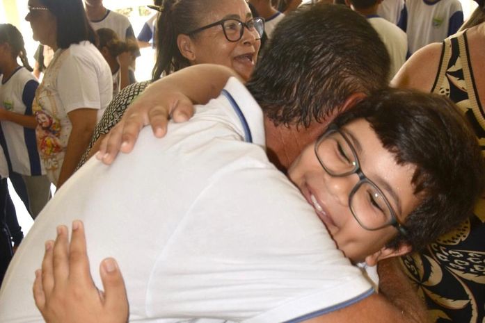 Prefeito de Anadia visita unidades e leva acolhimento e apoio à comunidade escolar
