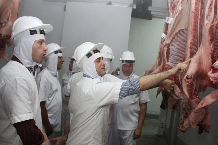 Yale inspeciona Frigovale e destaca: “É mais qualidade na mesa dos arapiraquenses”