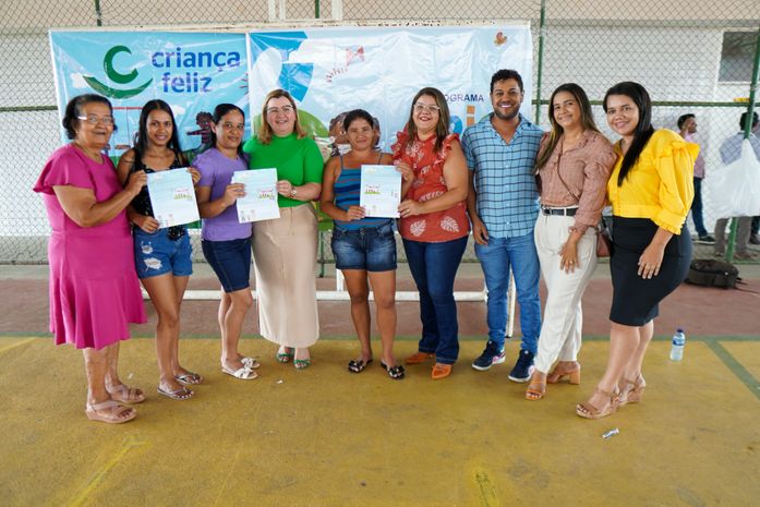Secretaria de Assistência Social entrega cartões do Programa Cria em Porto Calvo 