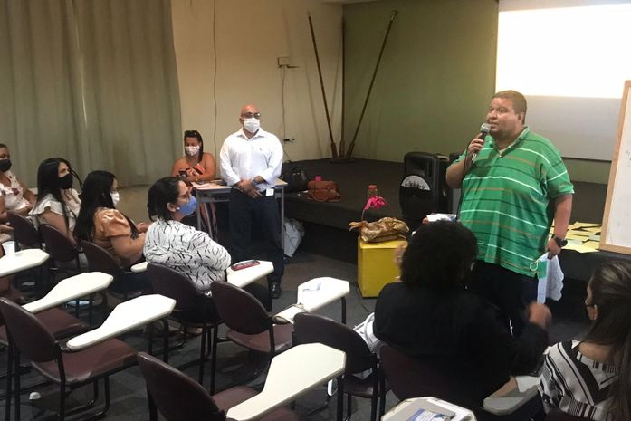 Prefeito George Clemente dá boas vindas aos servidores do apoio escolar