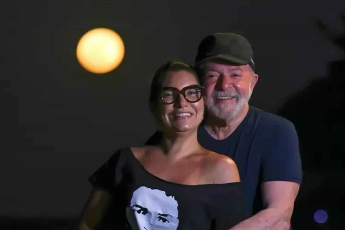 O ex-presidente casará com a socióloga Rosângela da Silva