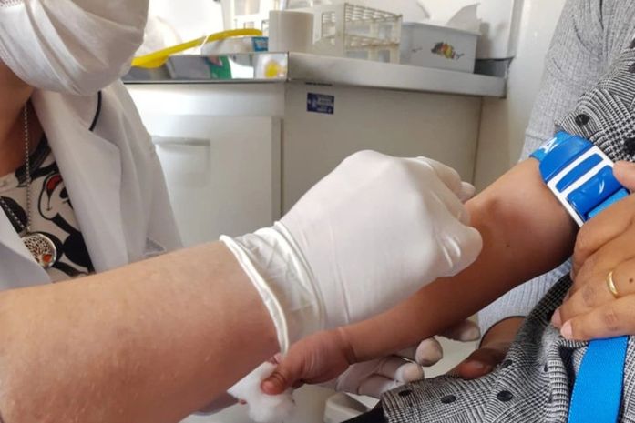 Crianças e grávidas vacinadas por engano contra Covid-19 realizam exames em Itirapina