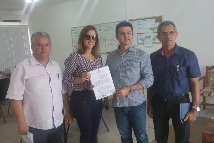 Prefeitura de Lagoa da Canoa firma parceria visando fortalecer a agricultura familiar