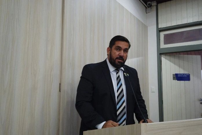 Câmara de Maceió aprova solicitações de Leonardo Dias para melhorias no Mercado da Produção