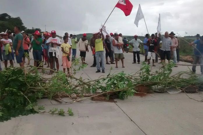 Protesto interdita rodovias em Alagoas