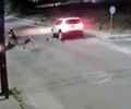 Vídeo mostra momento em que motociclista é arremessado após colisão em Penedo