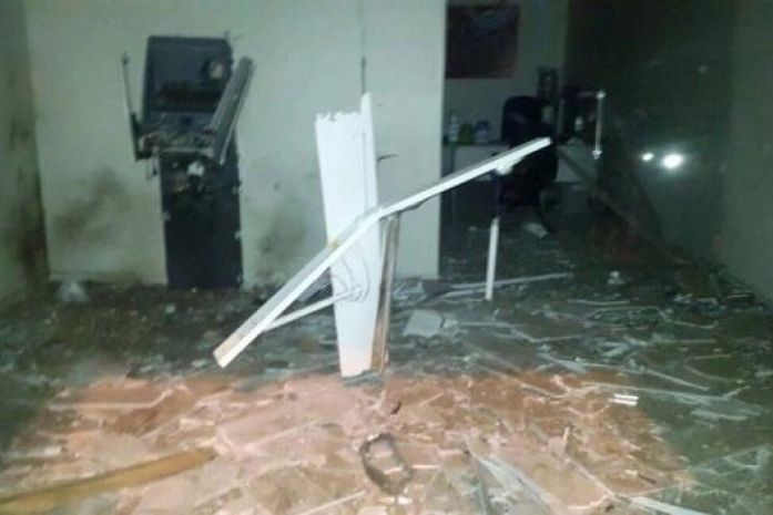 Agência do Bradesco de Monteirópolis foi parcialmente destruída