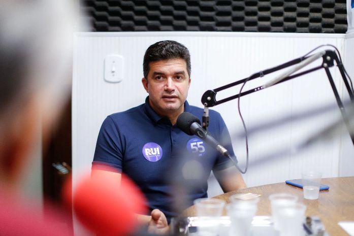 "Eu não sei quem estará comigo, mas tenho convicção de que terá segundo turno", diz Rui durante entrevista em Palmeira dos Índios
